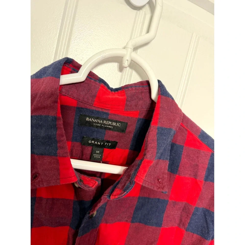Banana Republic Button Down Shirt Mens Medium Red Navy Luxe Flannel Grant Fit